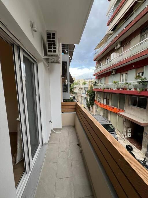 Cozy New Apartment Nearby Metro Athena Bagian luar foto