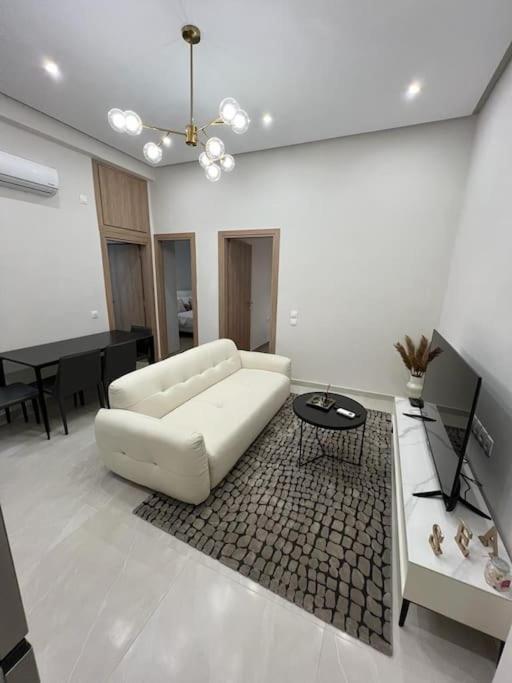 Cozy New Apartment Nearby Metro Athena Bagian luar foto