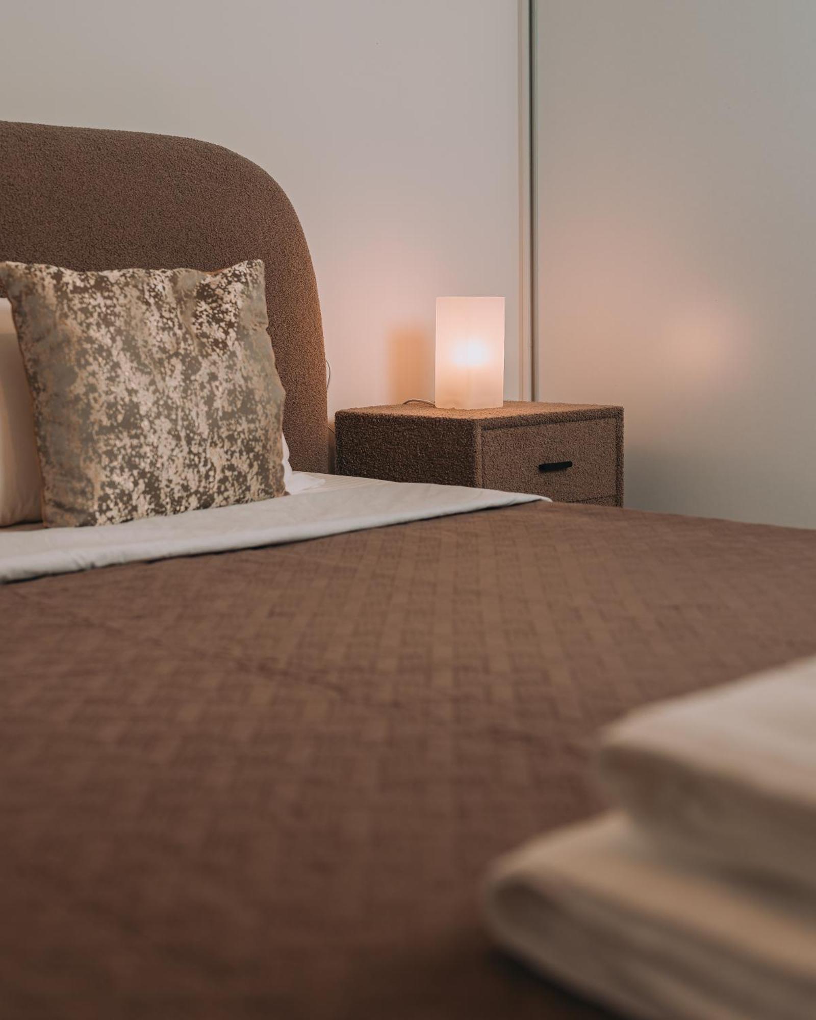 Cozy New Apartment Nearby Metro Athena Bagian luar foto