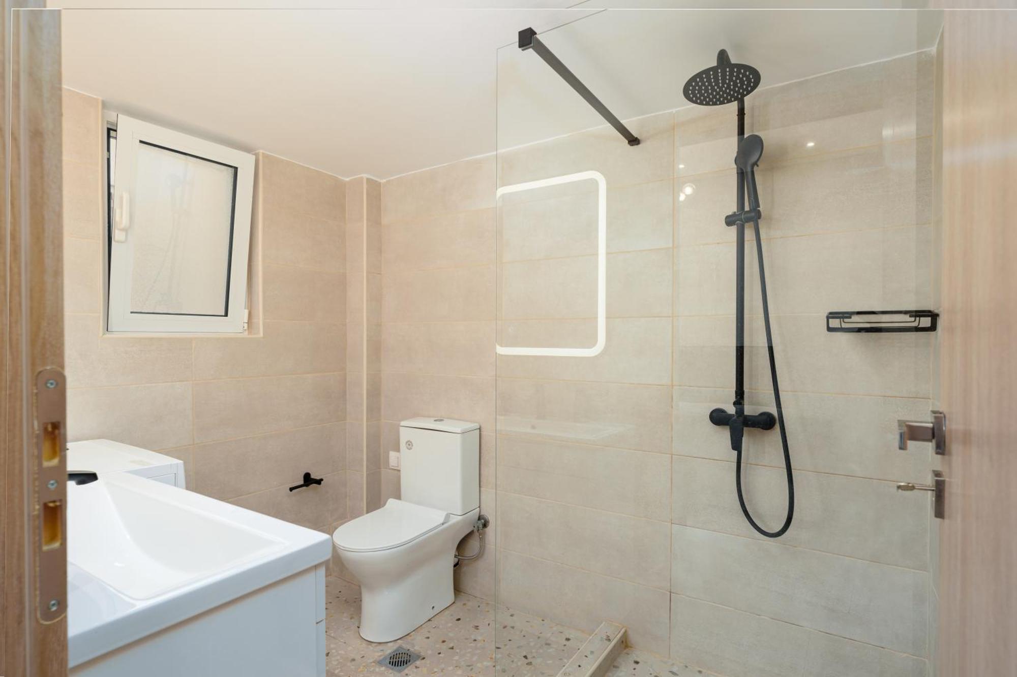 Cozy New Apartment Nearby Metro Athena Bagian luar foto