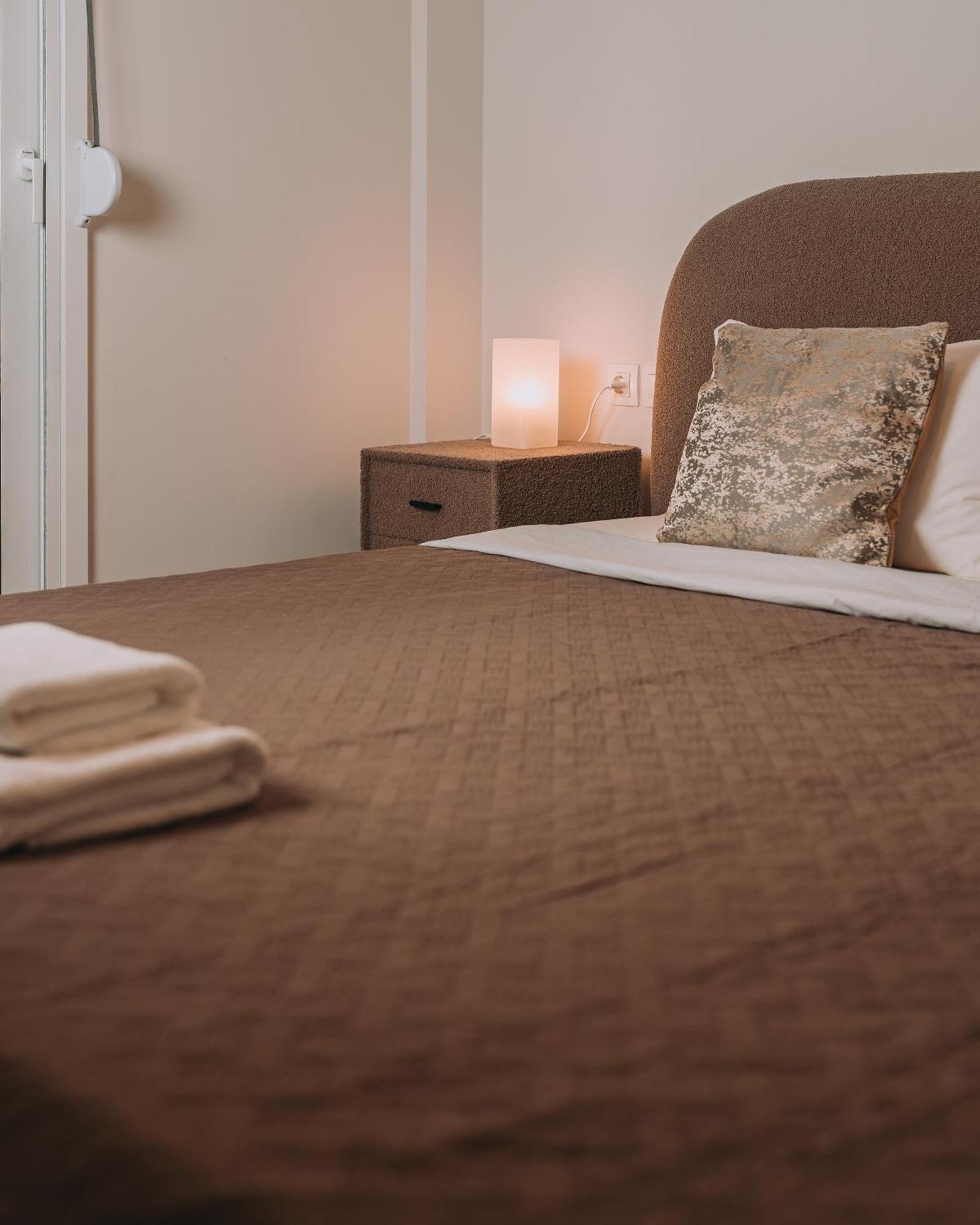 Cozy New Apartment Nearby Metro Athena Bagian luar foto