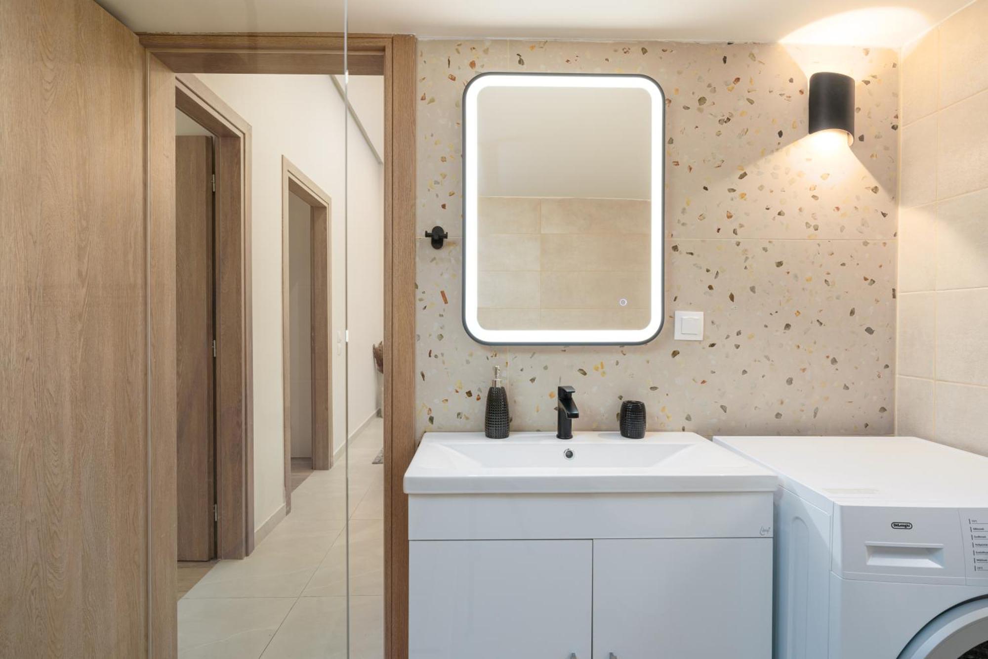 Cozy New Apartment Nearby Metro Athena Bagian luar foto