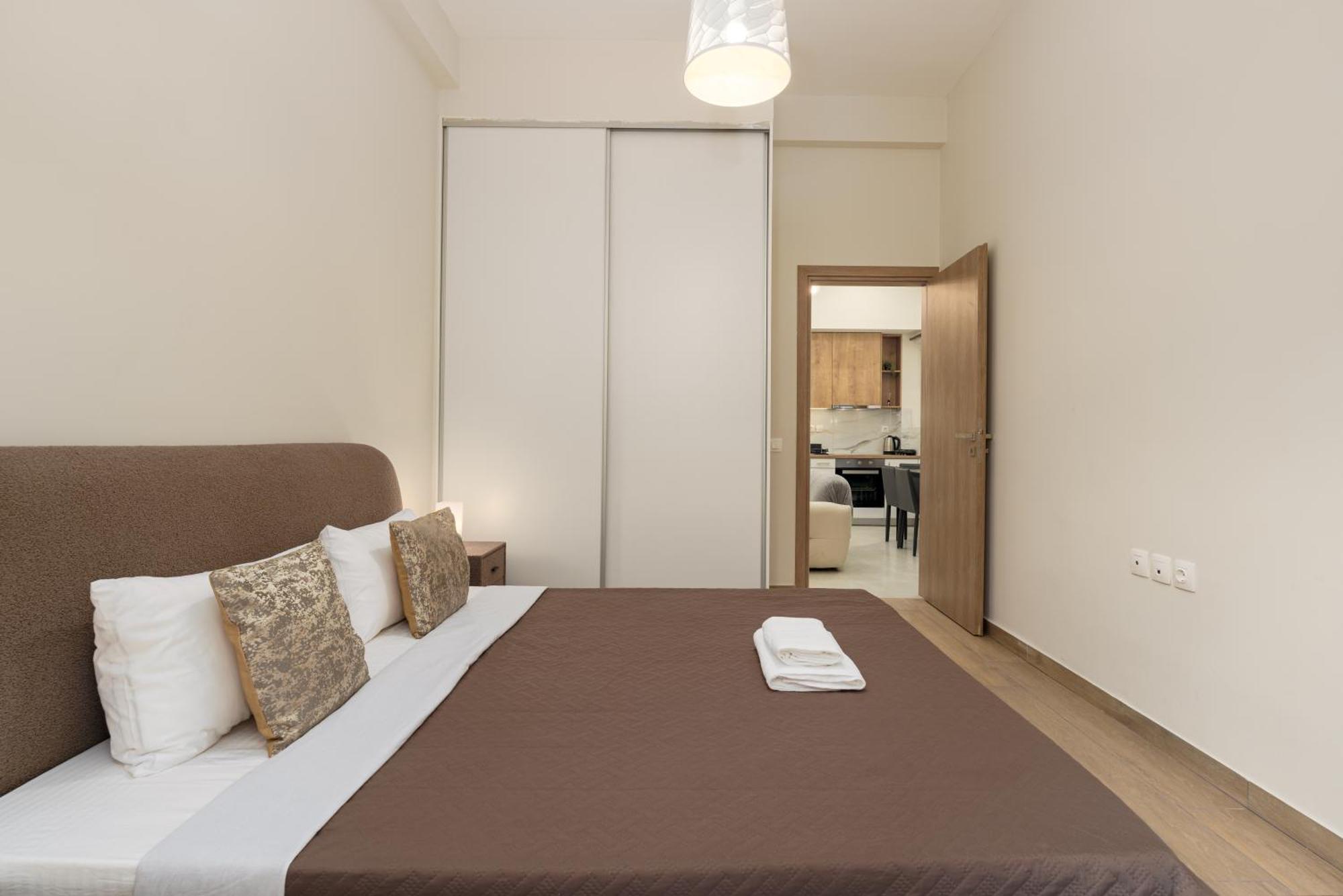 Cozy New Apartment Nearby Metro Athena Bagian luar foto