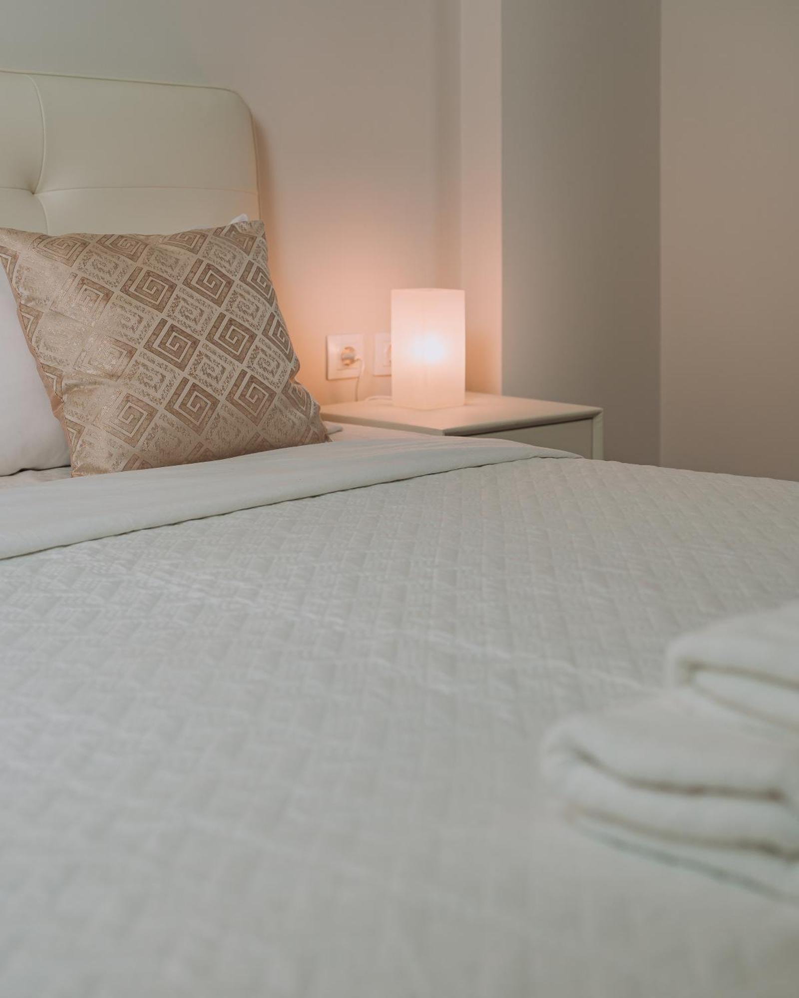 Cozy New Apartment Nearby Metro Athena Bagian luar foto