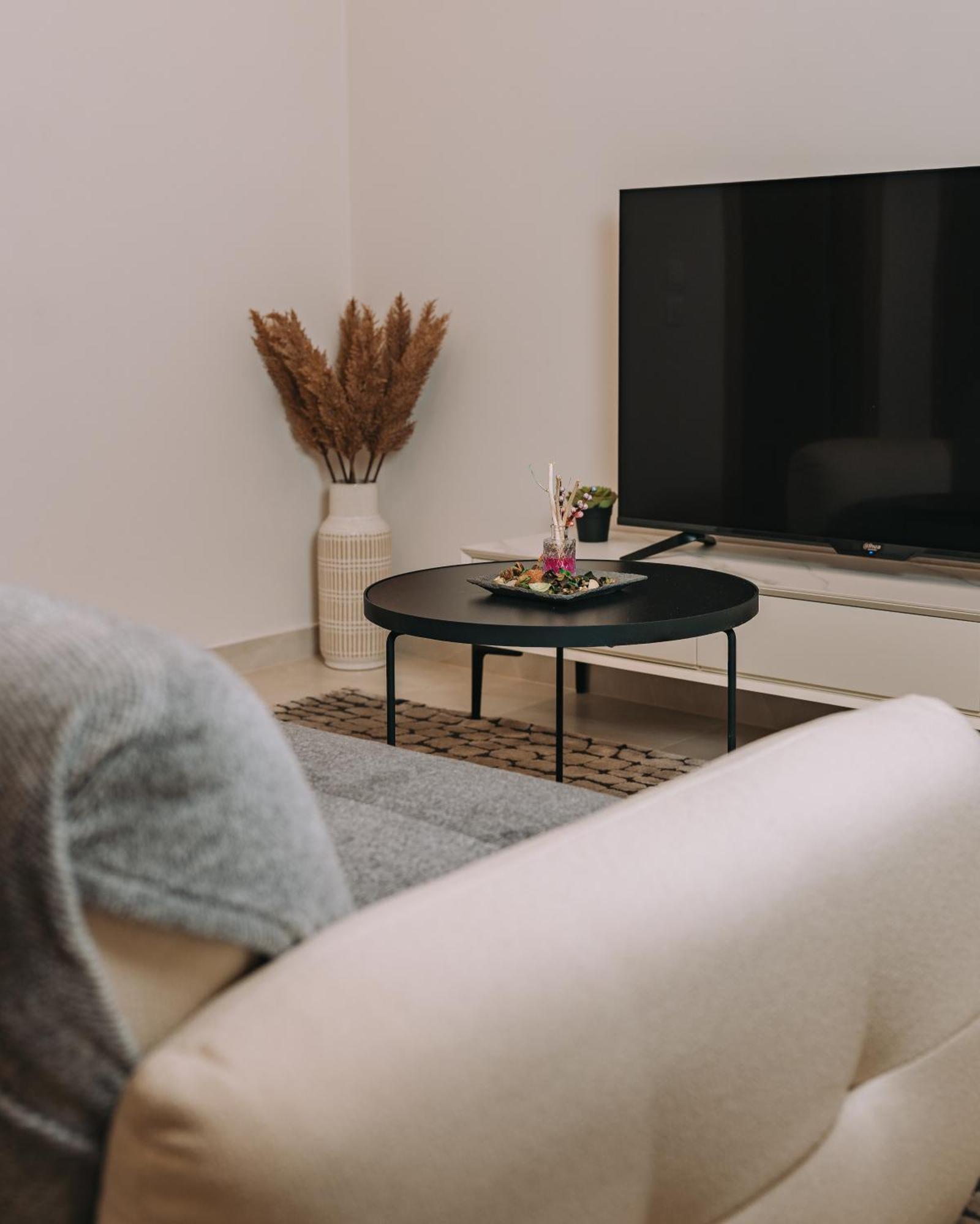 Cozy New Apartment Nearby Metro Athena Bagian luar foto