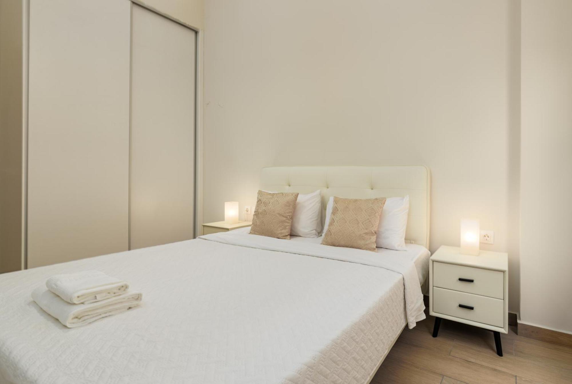 Cozy New Apartment Nearby Metro Athena Bagian luar foto
