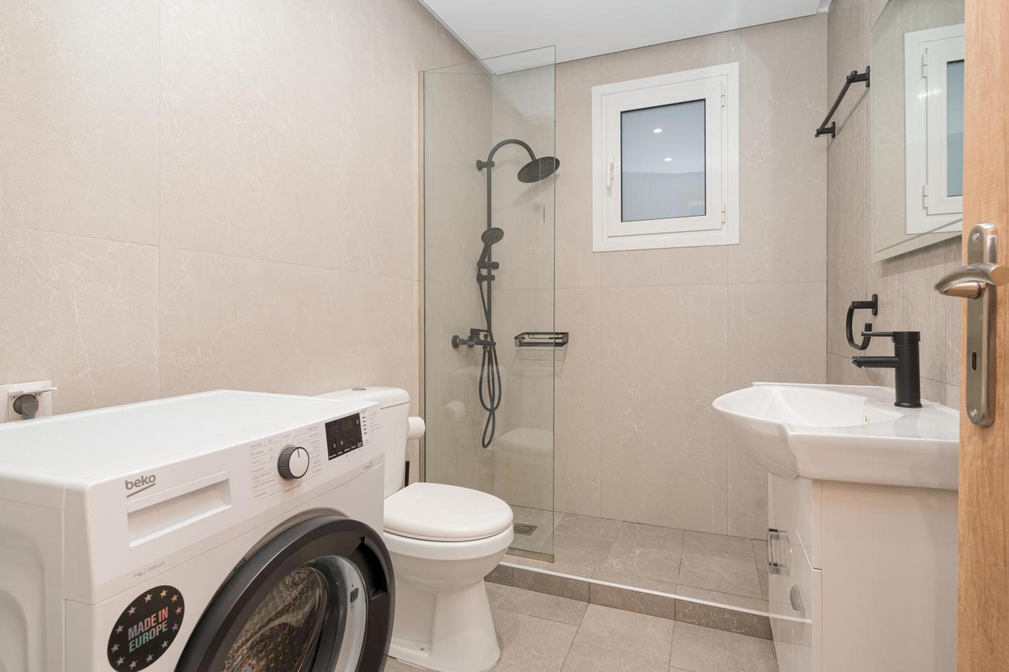 Cozy New Apartment Nearby Metro Athena Bagian luar foto